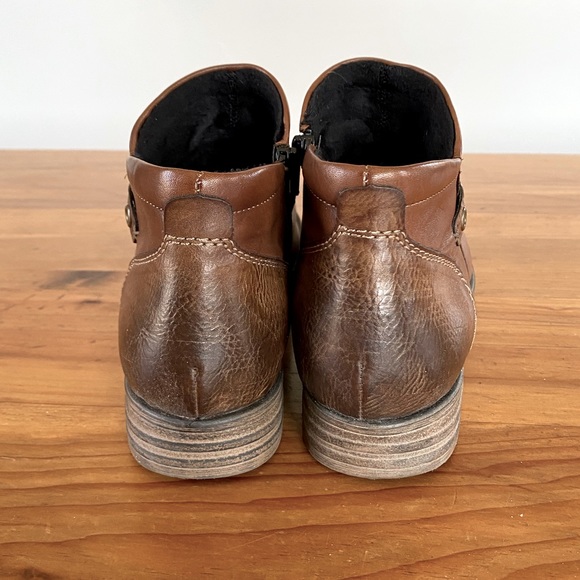 Like New Remonte Zip Leather Ankle Booties - Picture 4 of 9